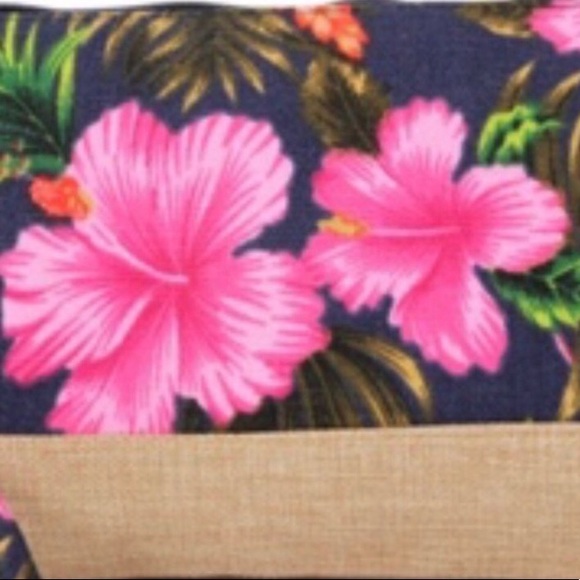 🌺HIBISCUS WRISTLET/COSMETIC BAG🌺 - Picture 5 of 6